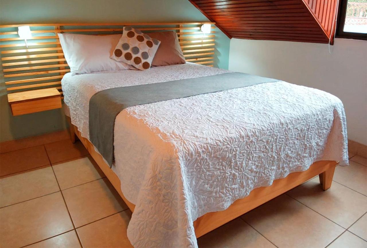 Trebol Amarillo Bed & Breakfast Escazú Exteriör bild