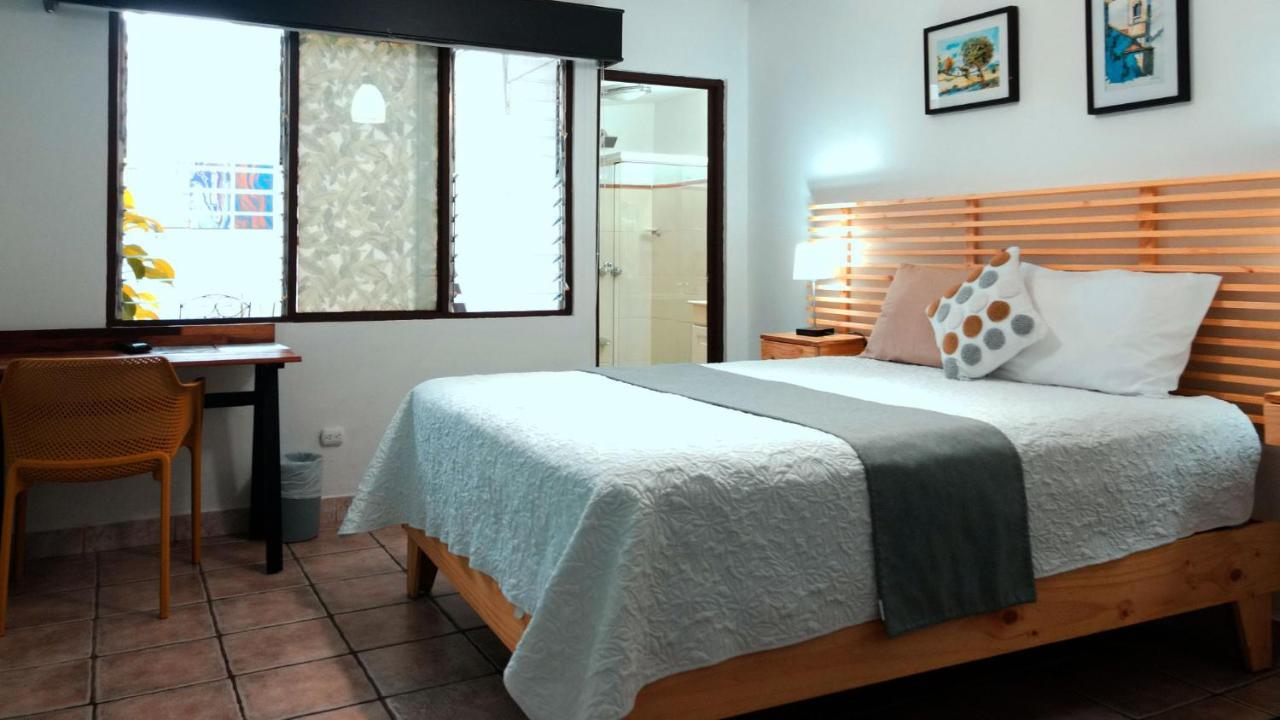 Trebol Amarillo Bed & Breakfast Escazú Exteriör bild