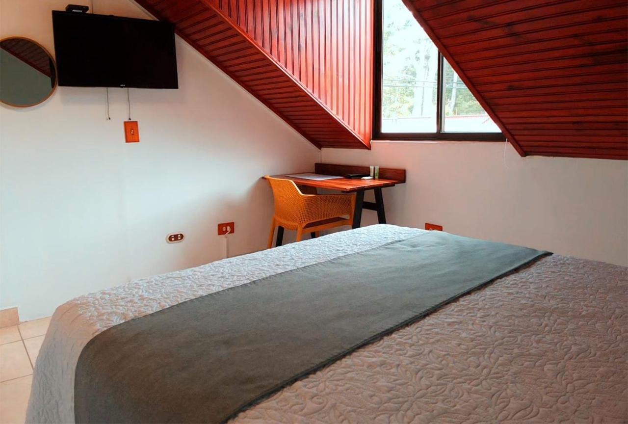 Trebol Amarillo Bed & Breakfast Escazú Exteriör bild